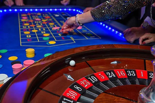 Trải nghiệm casino trực tuyến với dealer thực tại fy88